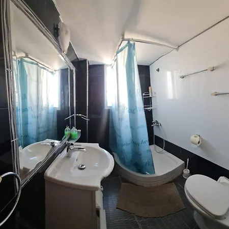 2bd Sea View Flat *